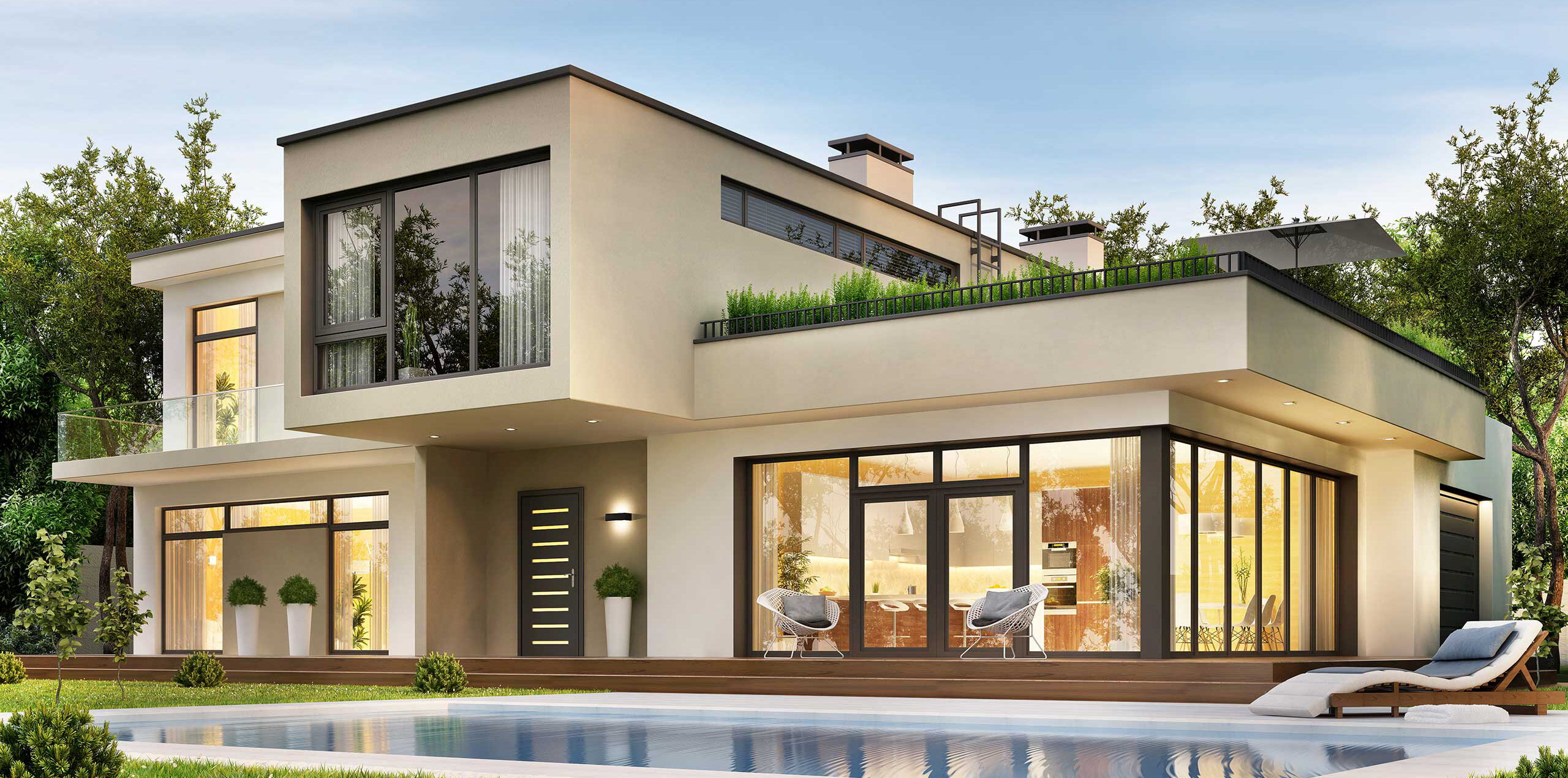 Moderne Luxusvilla mit Flachdach, großen Panoramafenstern und Pool im gepflegten Garten, umgeben von Bäumen.